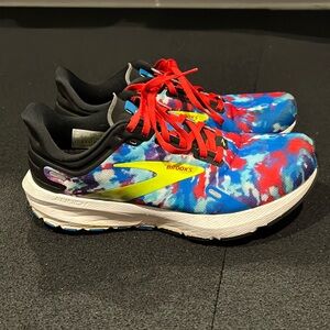 Brooks size 7.5 black/blue/ nightlife color launch 9 neutral running shoe